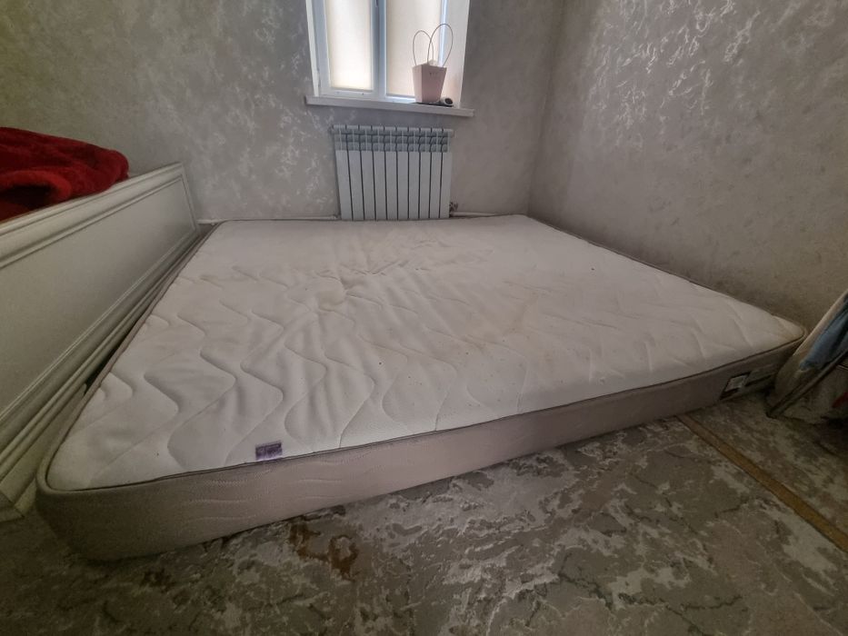 Диван с матрасом