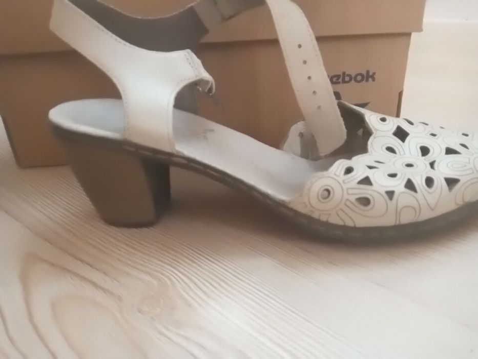 Обувь босоножки женские