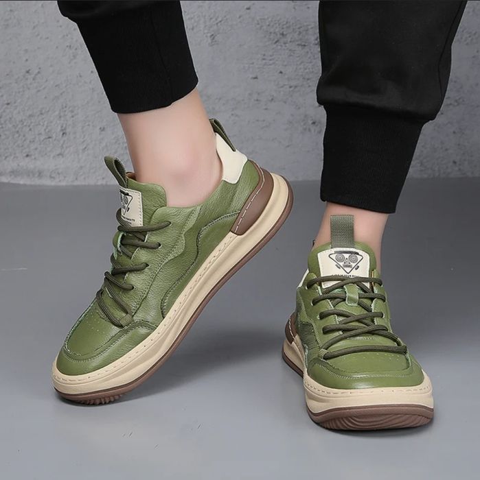 Мужской кроссовка