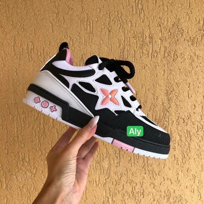 Ugg-uri diferite modele