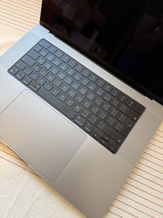 Apple Macbook Pro 16” M1 Pro 2021 16GB RAM 512GB SSD