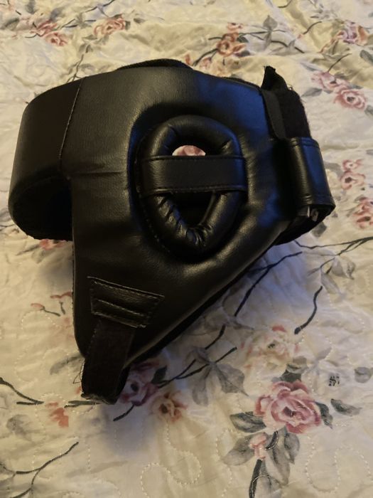 Боксерски шлем новый одевал пару рад