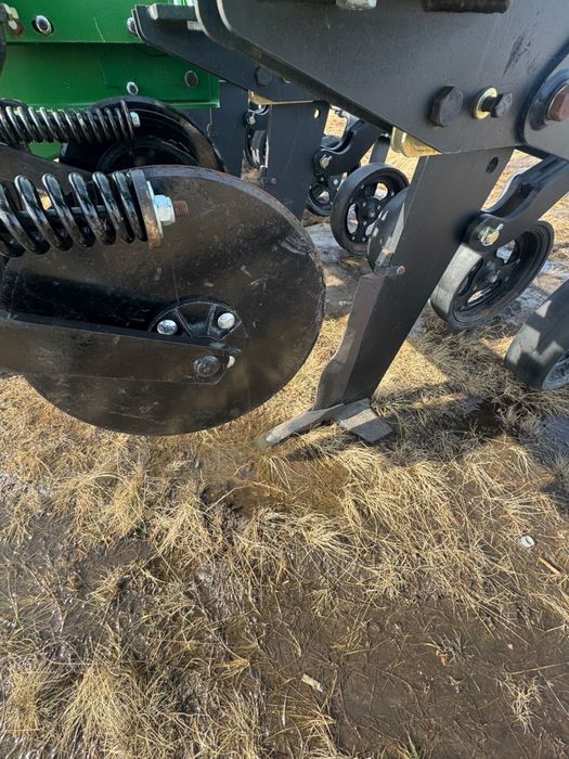 Щелеватель JD 2100