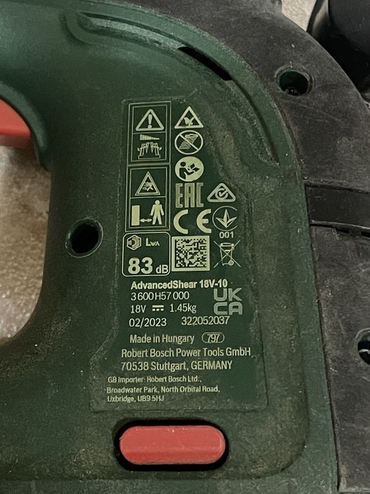 Foarfeca Bosch pentru tuns iarbă şi arbuşti