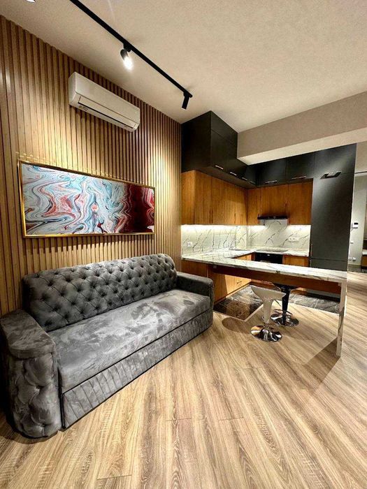 Срочно ! Сдам 2х комнатную кв-ру 2\3\4 на Айбек  ор-р Шохмедцентер  Р7