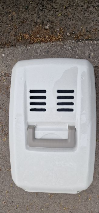 Litiera plastic pentru pisici