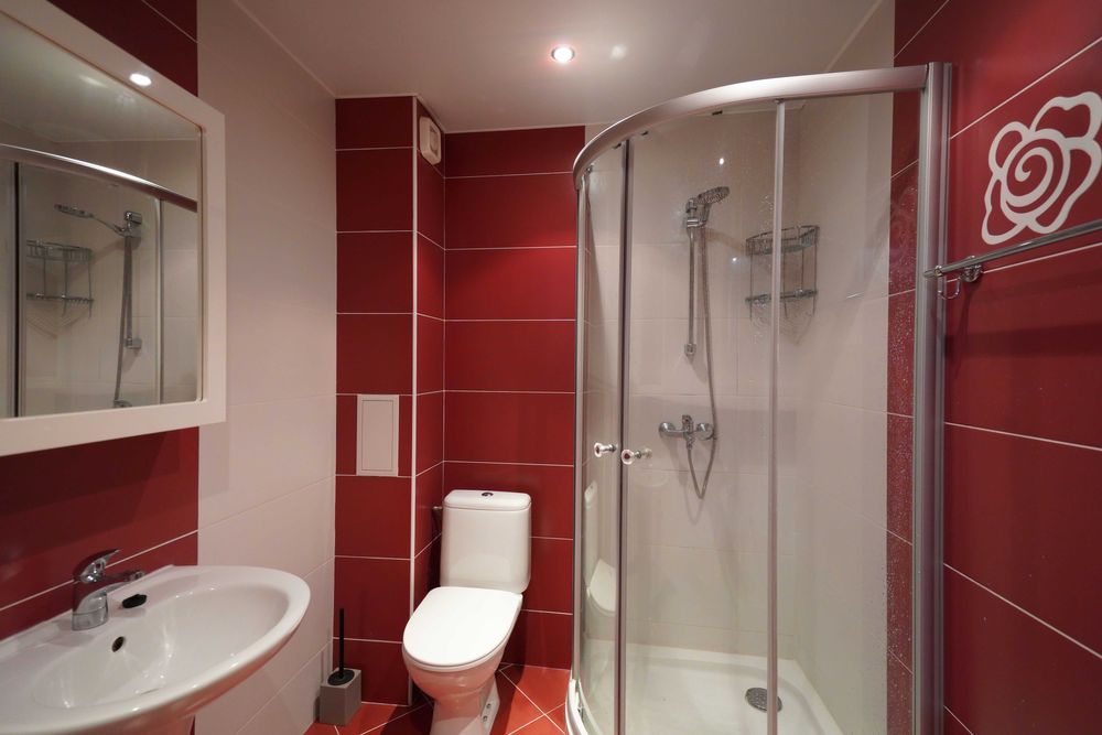 Tристаен обзаведен апартамент. Ремонт. Спортна зала, Чаталджа, ВИНС