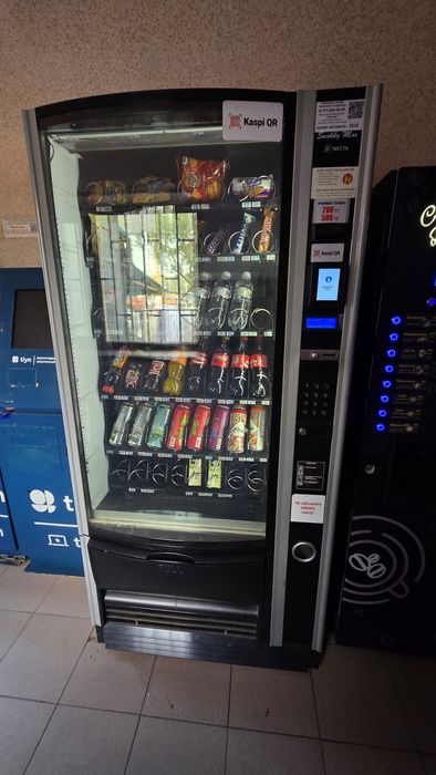 Кофейный и снек аппарат Necta