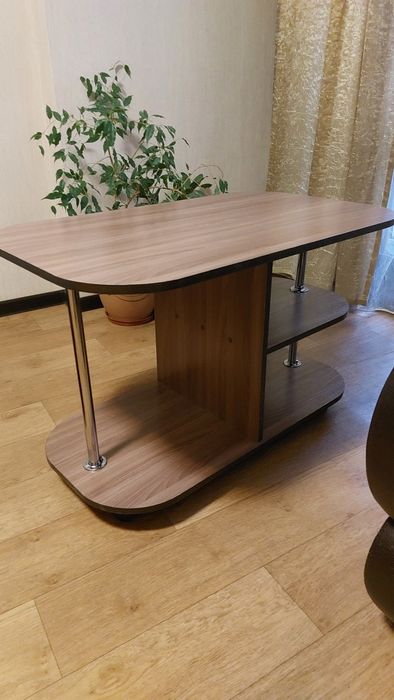 Столик журнальный