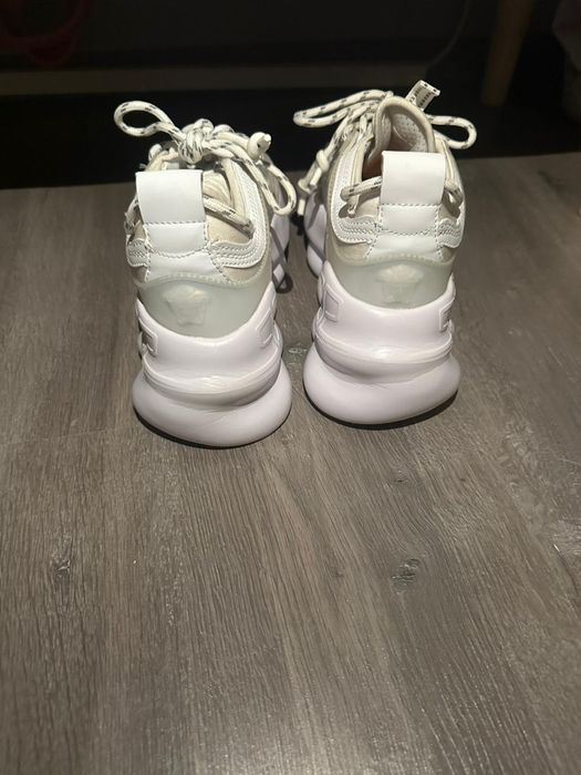 Versace chain reaction