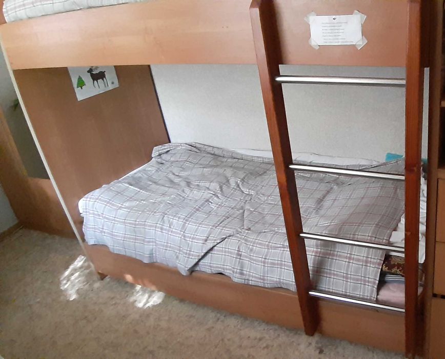 двух местная кровать