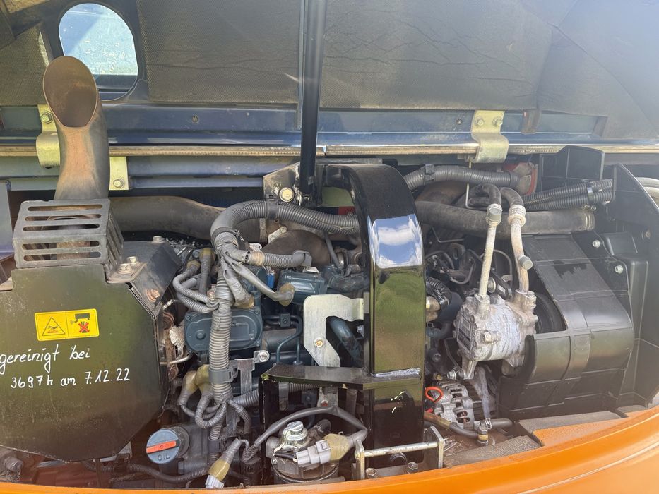 Excavator pe senile Kubota KX080