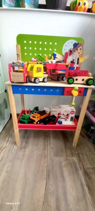 Sifonier, masa+scaun, raft+cutii, banc lucru, joc fotbal, tabla