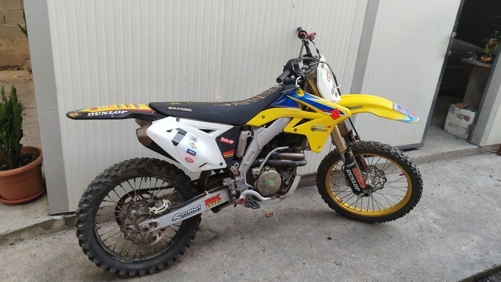 Vând Cross Suzuki Rm-z 250 cu acte pentru inmatriculare!