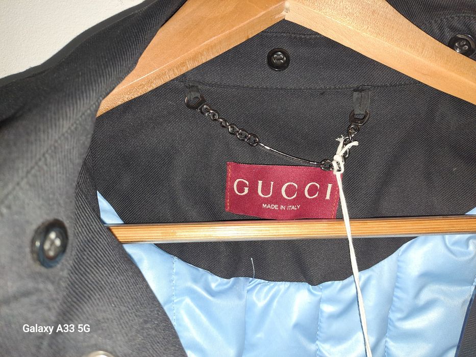 Vând jachetă bărbați cu etichetă Gucci,  mărimea S, matlasată