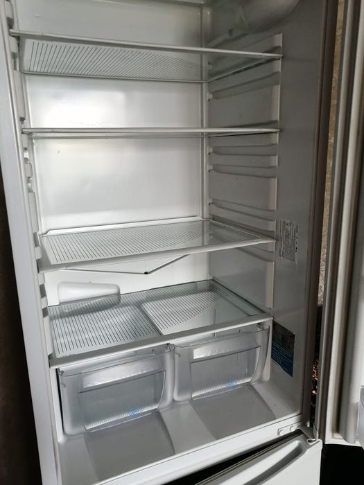 Продам холодильник фирмы "INDEZIT"