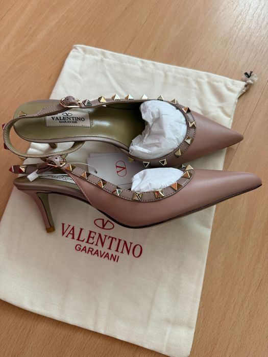 Обувки Valentino