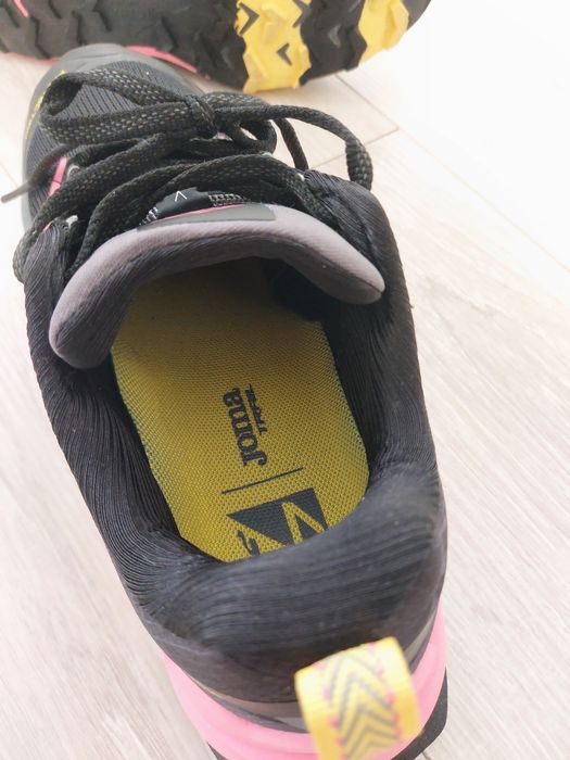 Маратонки за бягане Joma, 39 номер
Дамски спортни обувки, бягане, розо