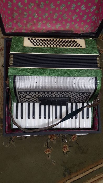 Продается Аккордеон