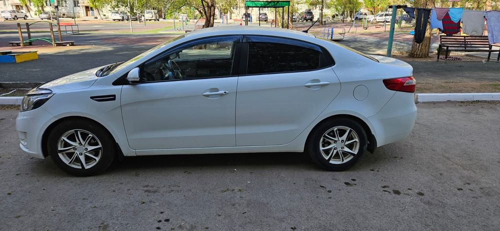 Продаётся автомобиль KIA RIO