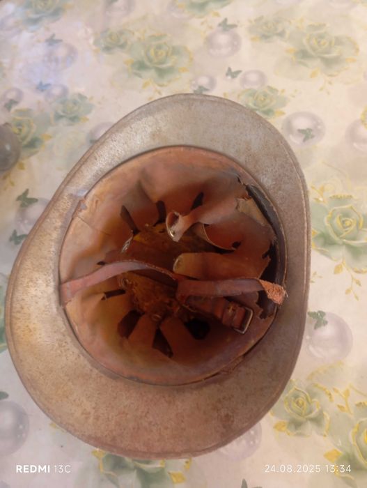 Стара пожарникарска каска