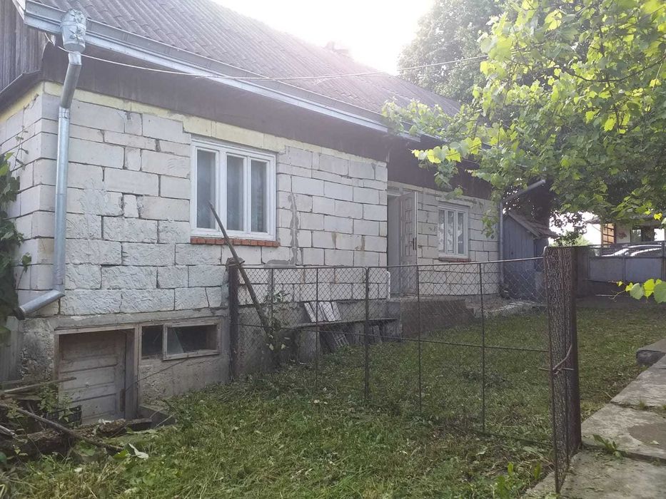 Casa de vanzare + Anexe + teren 1ha Solonet / Suceava