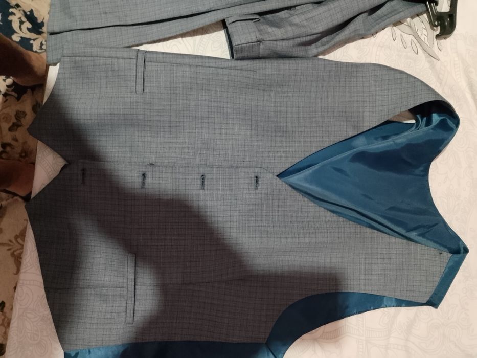 Костюм - тройка классический