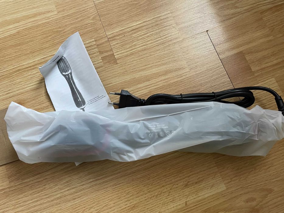 Perie electrica de par Regal Bliss pentru volum si indreptare rapida