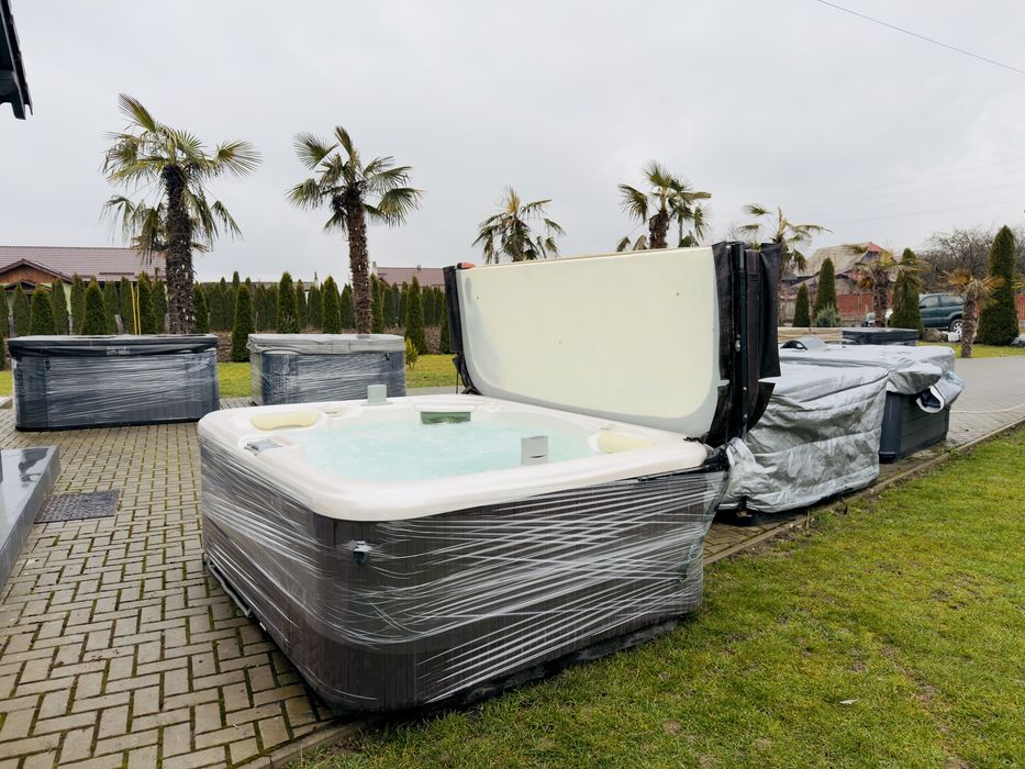 Hot spring spas jacuzzi