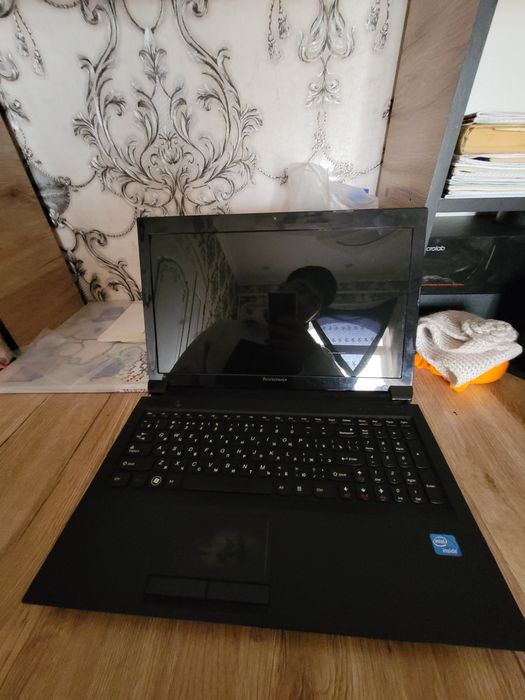 Lenovo noutbuk sotiladi