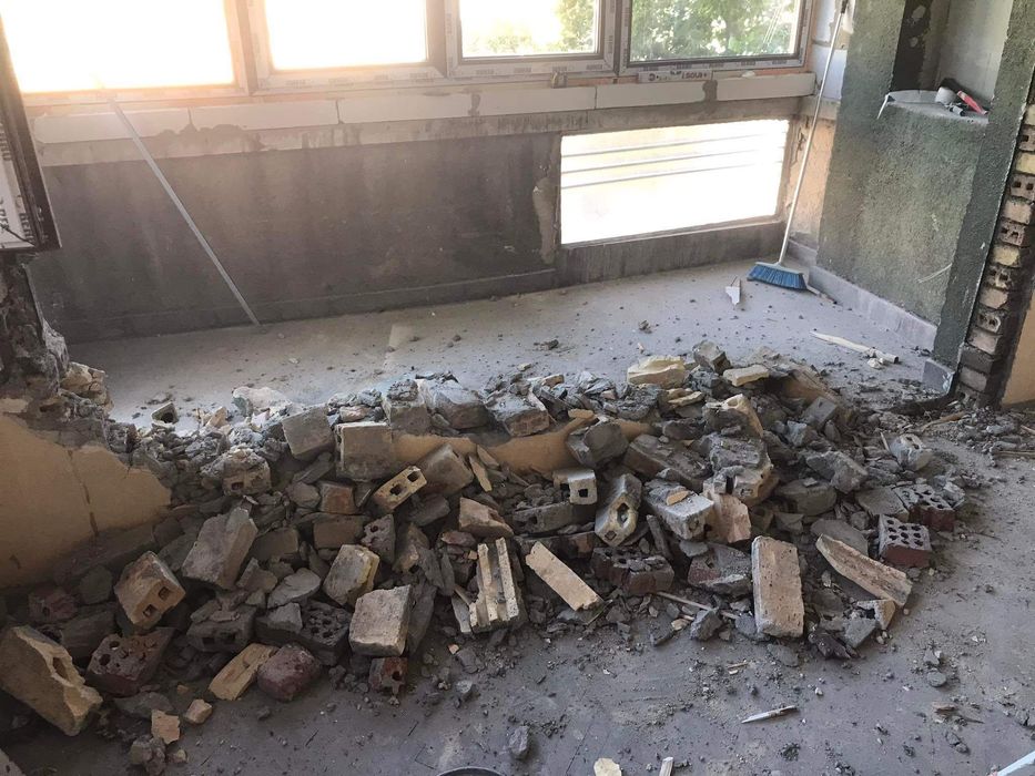 Къртене и извозване на строителни отпадъци