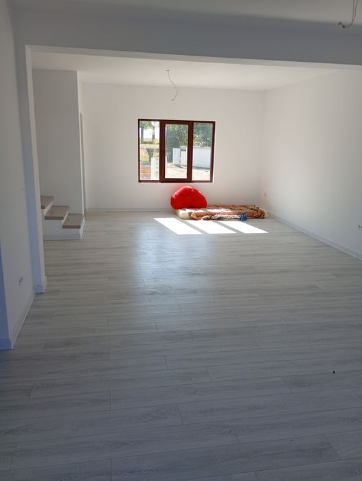 Casă tip duplex - zona Calea Tismanei