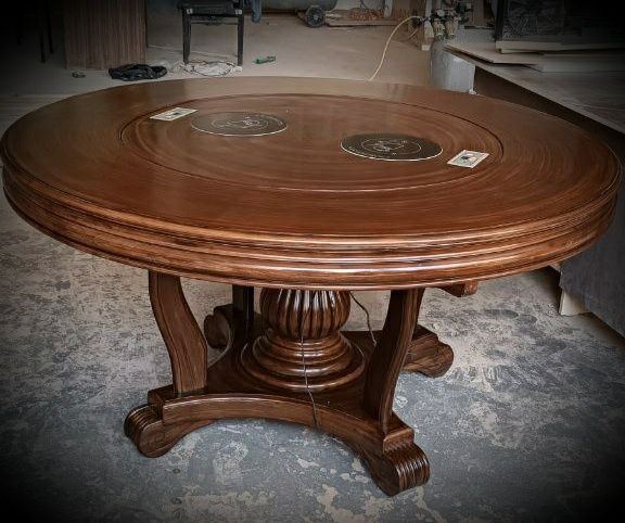 Стол круглый для гостиной.  С подогревом Диаметр 1.5 м.