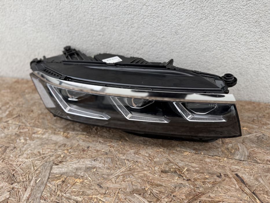 Far dreapta VW Touareg 3 Facelift CR7 Full LED MATRIX Original Europa