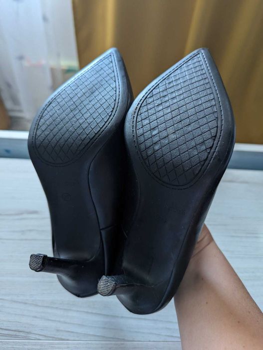 НОВИ официални обувки