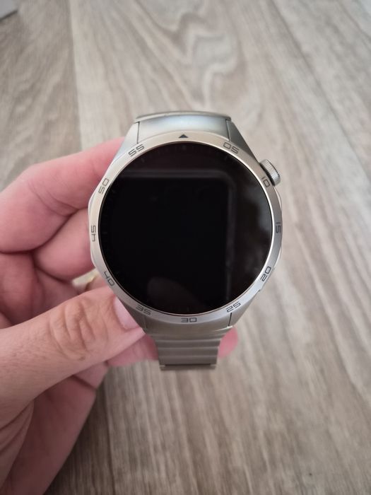 Часовник Huawei watch gt 4 titan