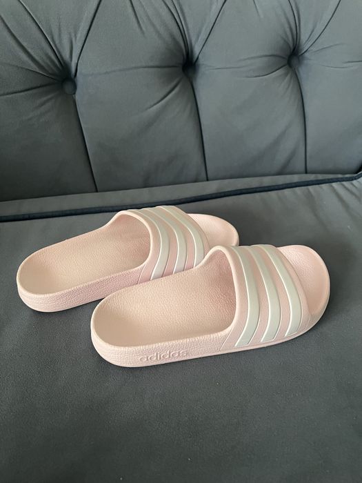 Adidas сланцы, шлепанцы, шлепки