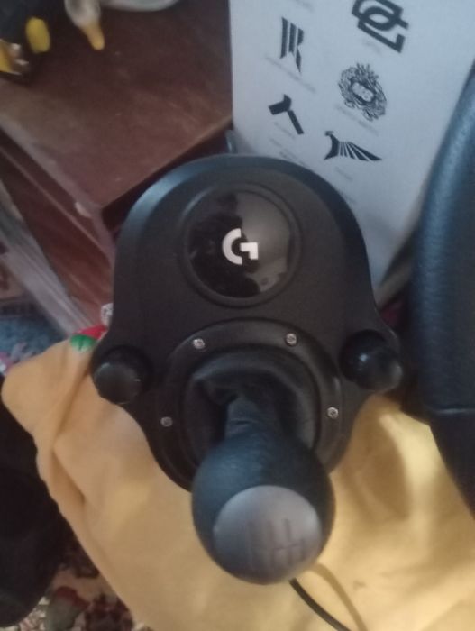 Vând Logitech g29+schimabtor