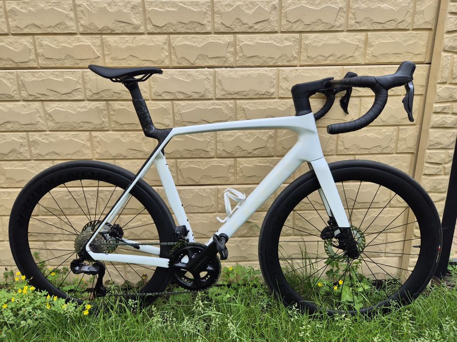 Cursiera Trek Madone SL7 Gen8 2026 NOUA Carbon Disc