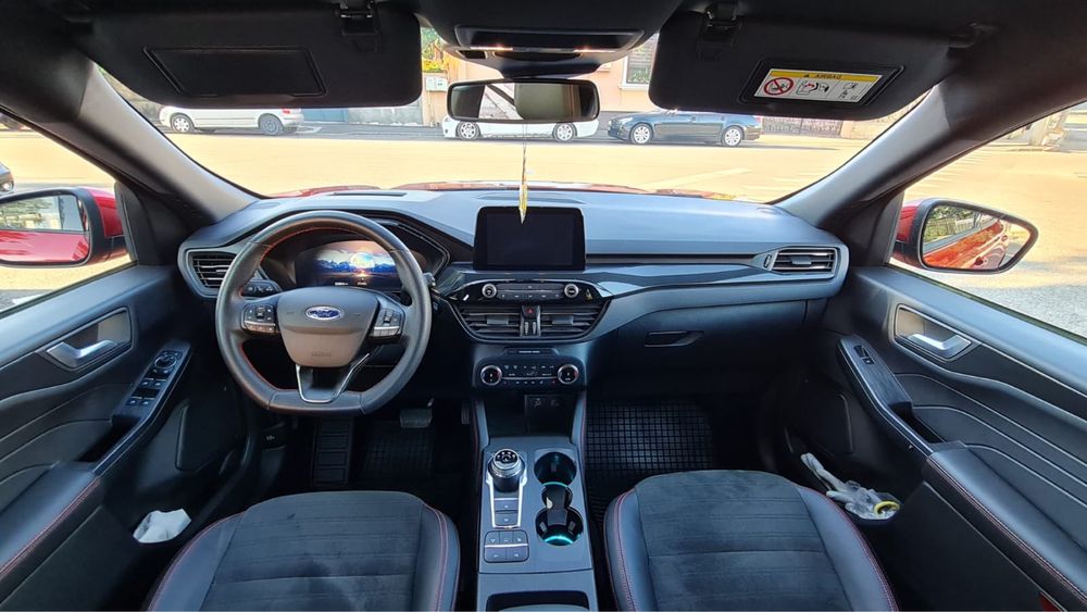 Ford Kuga ST Line X/ 2023 / Plug In Hybrid
