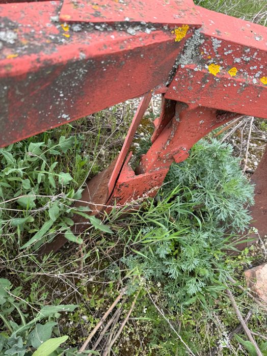 Навесен плуг с 4 тела