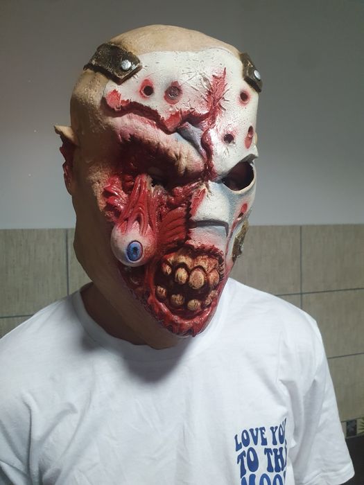 Vand-Măștii pentru Anul Nou!!!