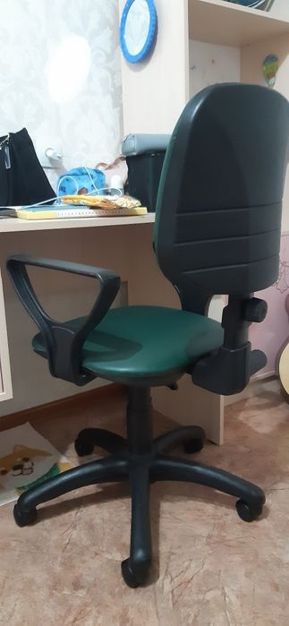 Продается стул-кресло