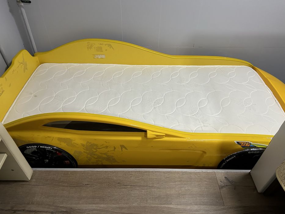 Кровать машина