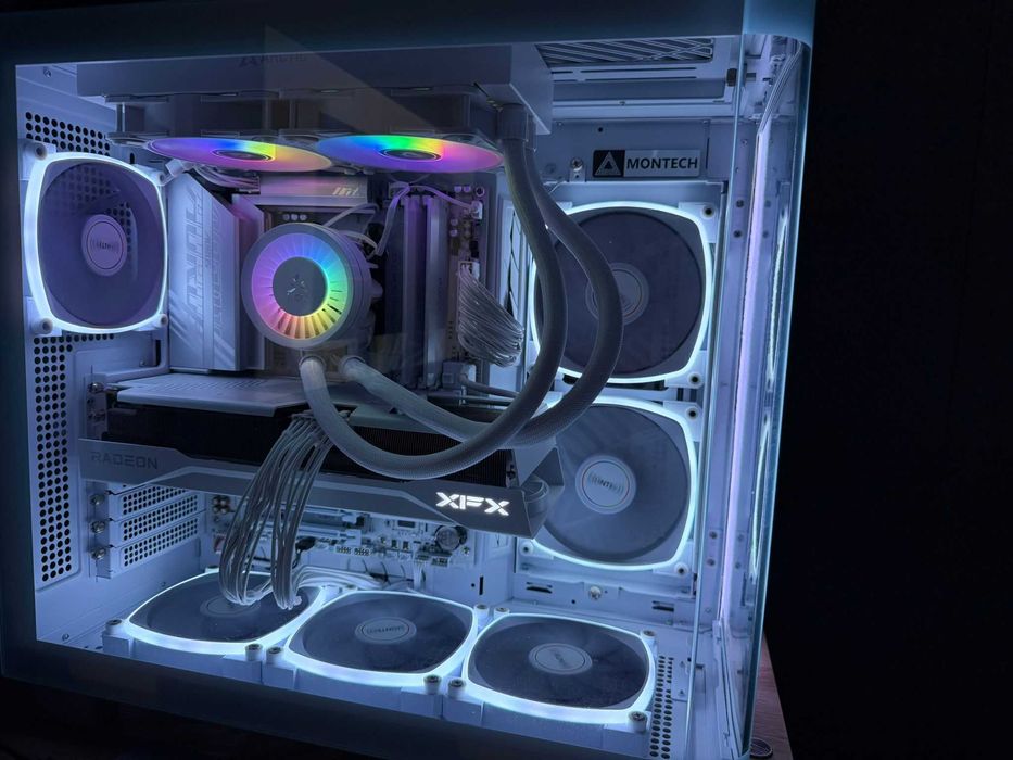 PC Gaming 9070 XT 32GB DDR5 + Monitor OLED 240Hz + Periferice Gaming