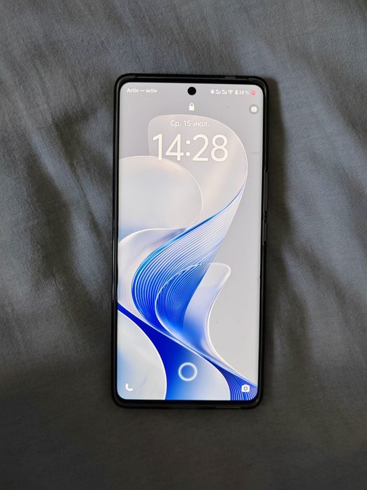 Продам телефон Vivo V40