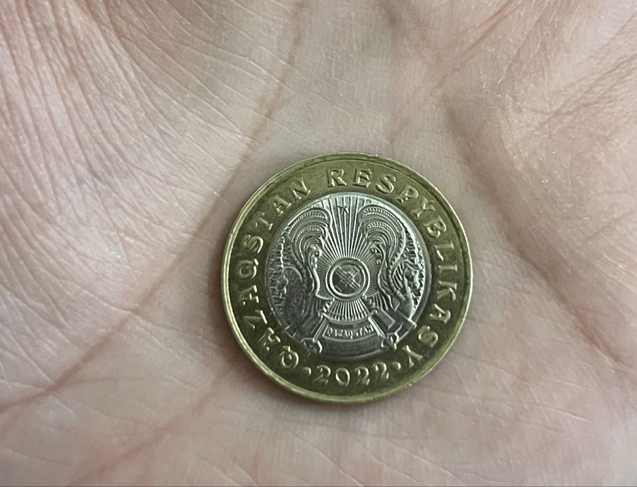 Монеты Сатылады 100 теңгелер!4шт бар!!!