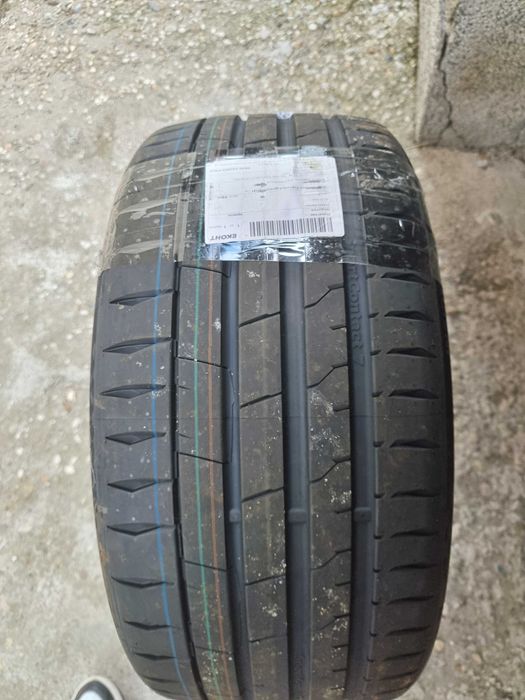 Continental 235/35/21