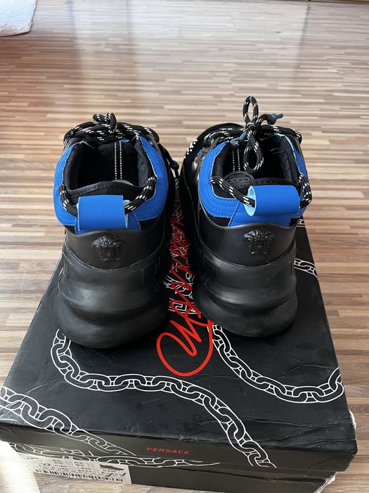 Versace chain reaction