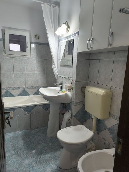 Apartament spațiu comercial în acte parter acces stradal